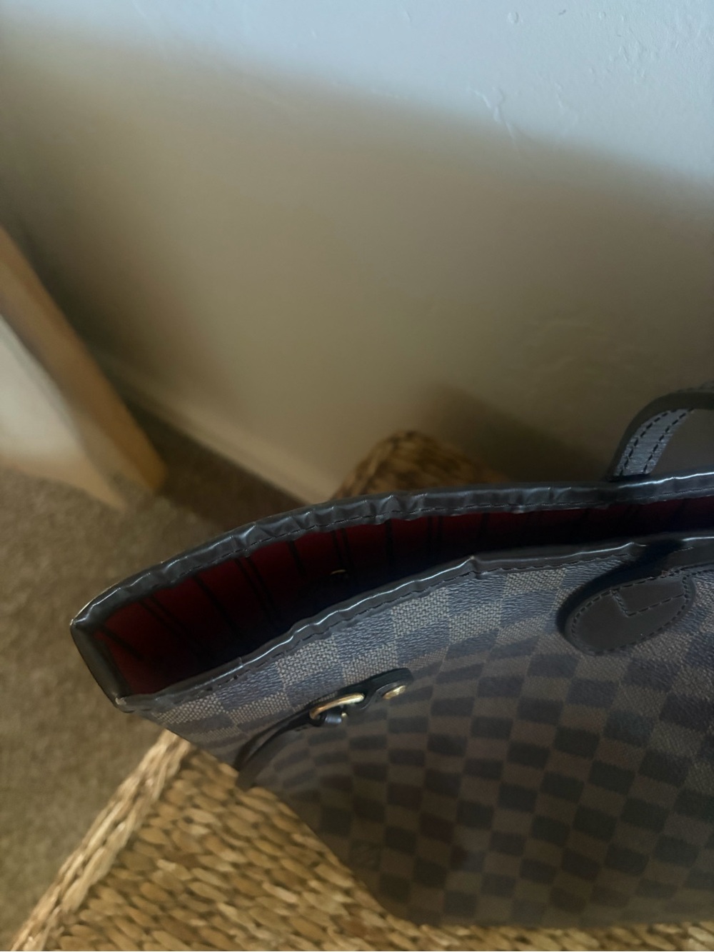 Louis Vuitton Damier
Ebene Canvas Tote with Dark Brown Trim and Red Interior/GM - Picture 3 of 15
